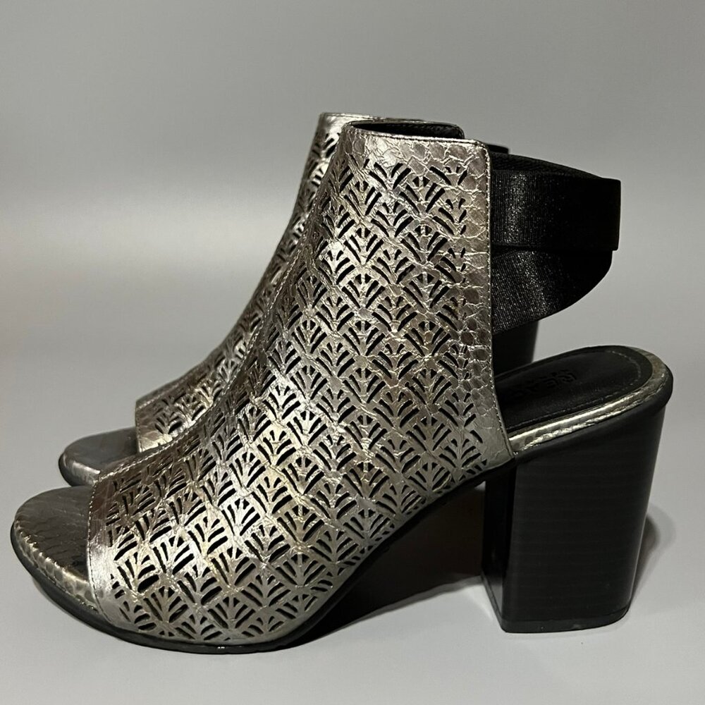 Reaction Kenneth Cole Open Toe Block Heel